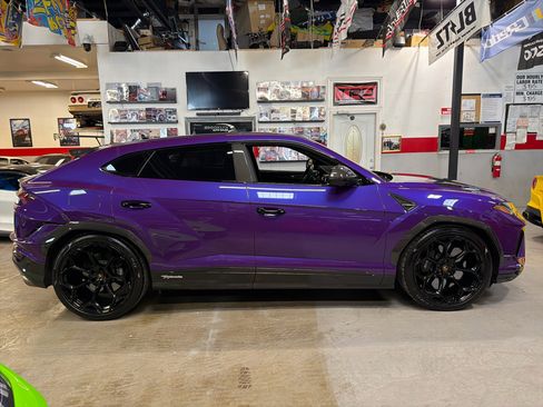 Used 2023 Lamborghini Urus Performante image 4