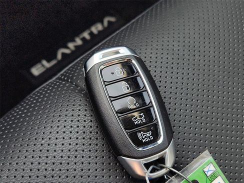 Certified 2023 Hyundai Elantra Limited image 30