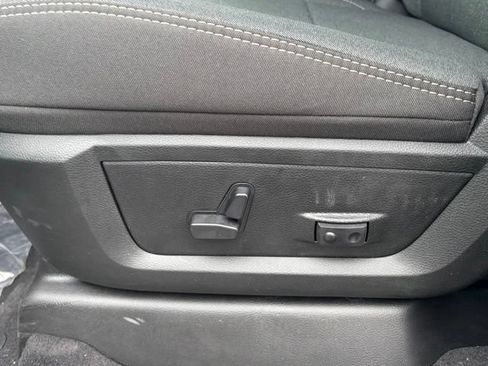 New 2026 RAM 2500 Big Horn AWD/4WD image 16
