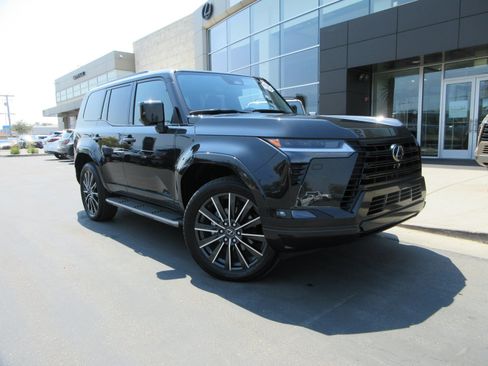 Used 2024 Lexus GX 550 w/ Accessory Package (2T) AWD/4WD image 13