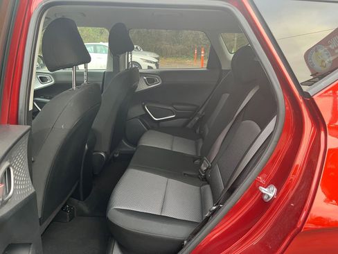 Used 2025 Kia Soul LX w/ LX Technology Package image 23
