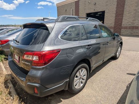 Used 2019 Subaru Outback 2.5i Premium AWD/4WD image 4