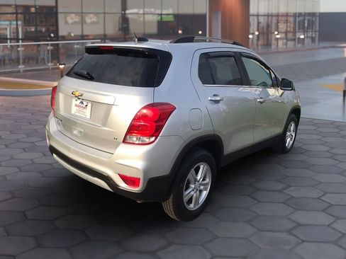 Used 2018 Chevrolet Trax LT w/ LT Convenience Package image 5
