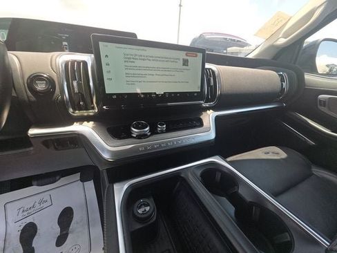 Used 2025 Ford Expedition Platinum AWD/4WD image 14