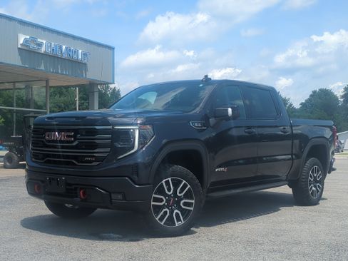 Used 2025 GMC Sierra 1500 AT4 w/ AT4 Premium Package AWD/4WD image 1