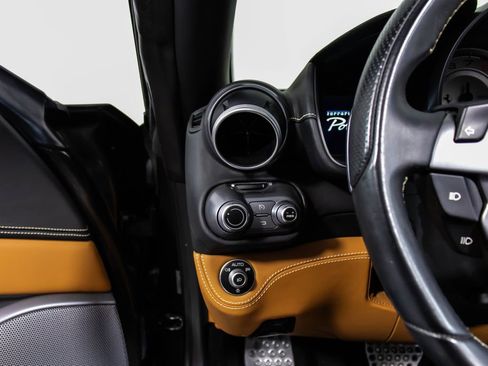 Certified 2019 Ferrari Portofino image 37
