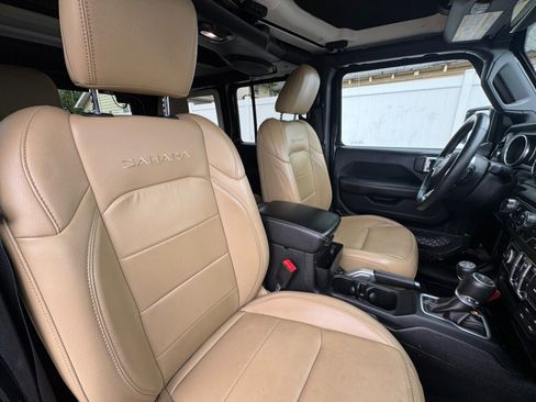 Used 2018 Jeep Wrangler Unlimited Sahara AWD/4WD image 43