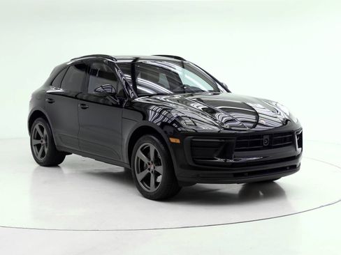 Used 2026 Porsche Macan AWD/4WD image 10