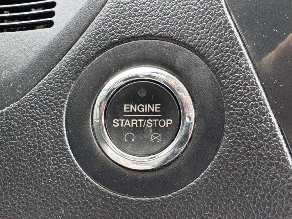 Used 2018 Ford Explorer XLT FWD image 8
