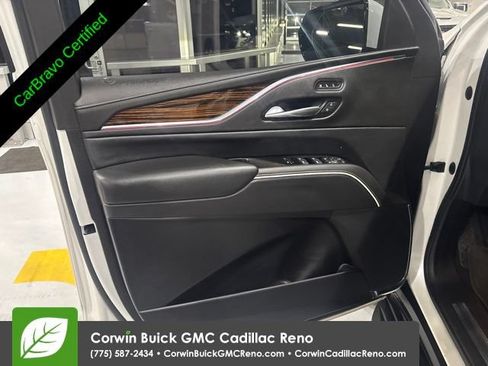Used 2021 Cadillac Escalade Premium Luxury AWD/4WD image 15