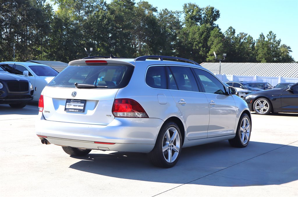 Used 2010 Volkswagen Jetta TDI FWD image 7