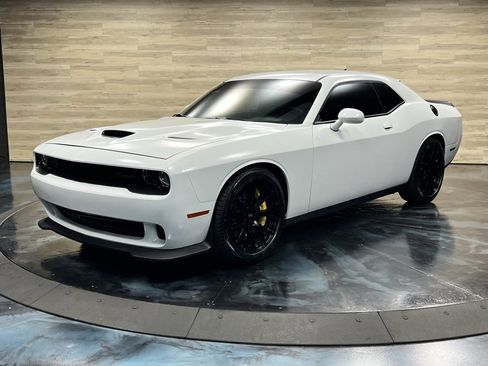 Used 2021 Dodge Challenger R/T Scat Pack w/ Dynamics Package image 6