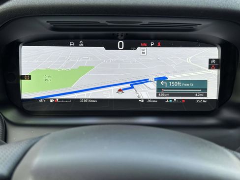 Used 2021 Land Rover Discovery Sport SE R-Dynamic image 23