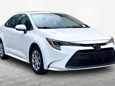 Certified 2024 Toyota Corolla LE FWD image 3
