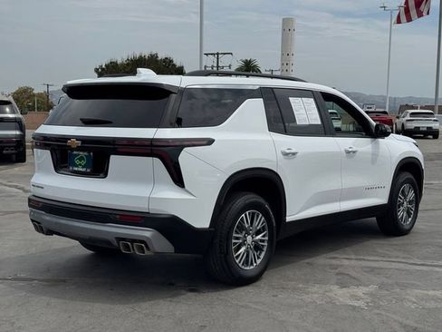 Certified 2026 Chevrolet Traverse LT FWD image 5