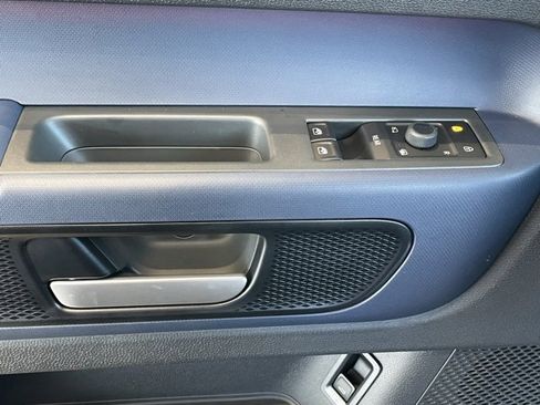 New 2025 Volkswagen ID. Buzz Pro S image 18