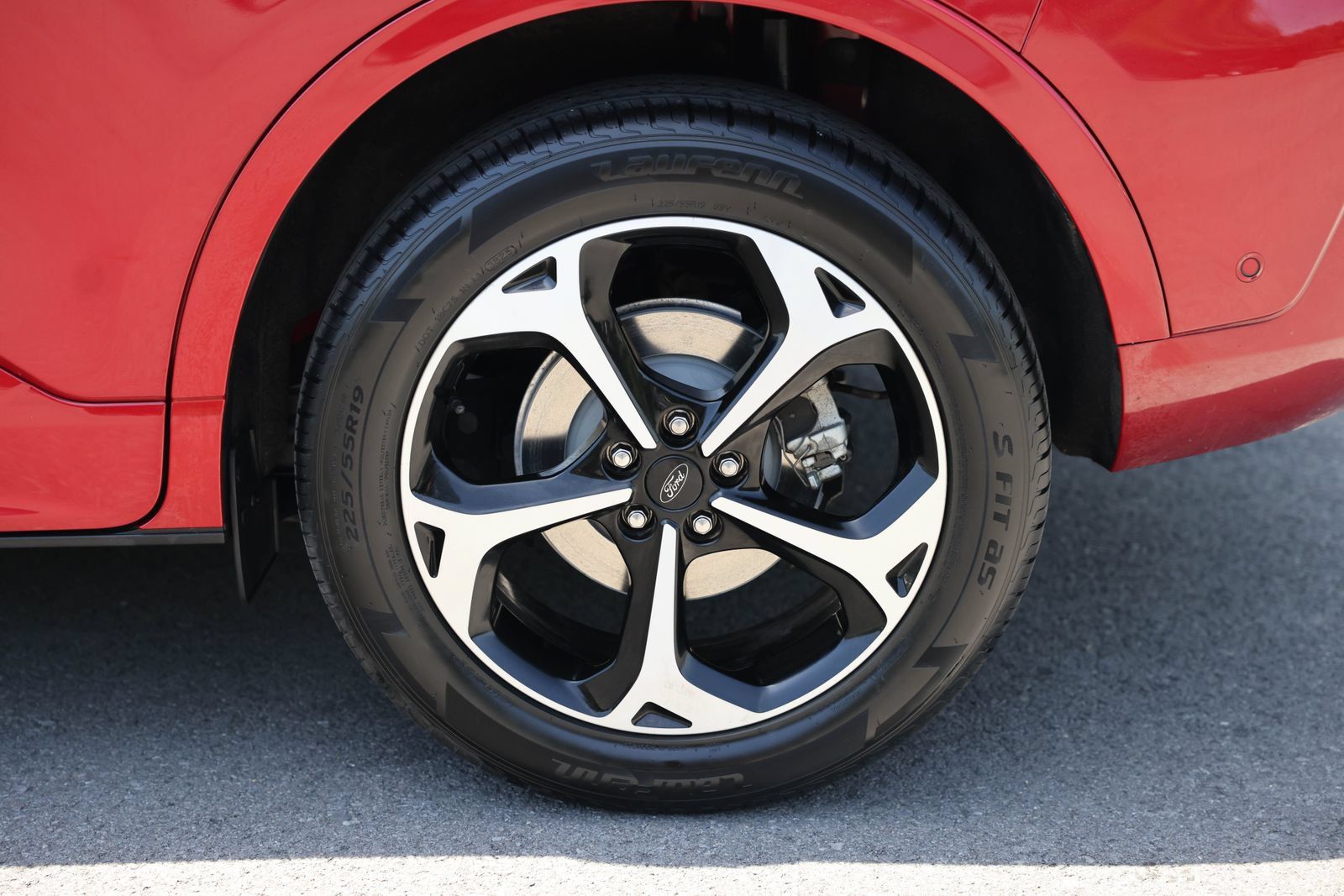 Certified 2023 Ford Escape ST-Line Elite w/ Premium Technology Package AWD/4WD image 28