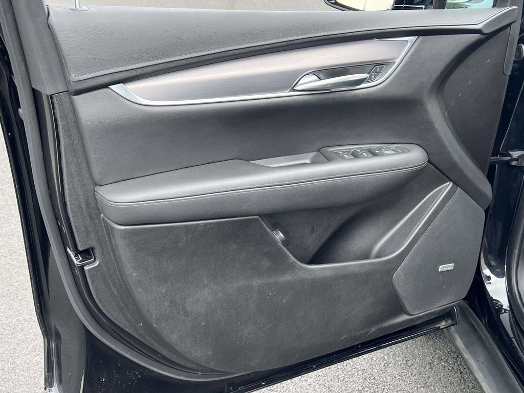 Used 2023 Cadillac XT5 Luxury AWD/4WD image 18