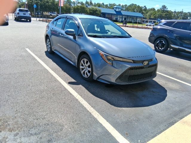 Used 2020 Toyota Corolla LE FWD image 1