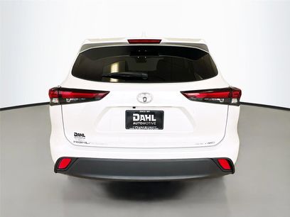 Used 2024 Toyota Highlander XLE
