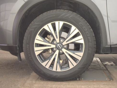 Used 2022 Nissan Rogue SV AWD/4WD image 9