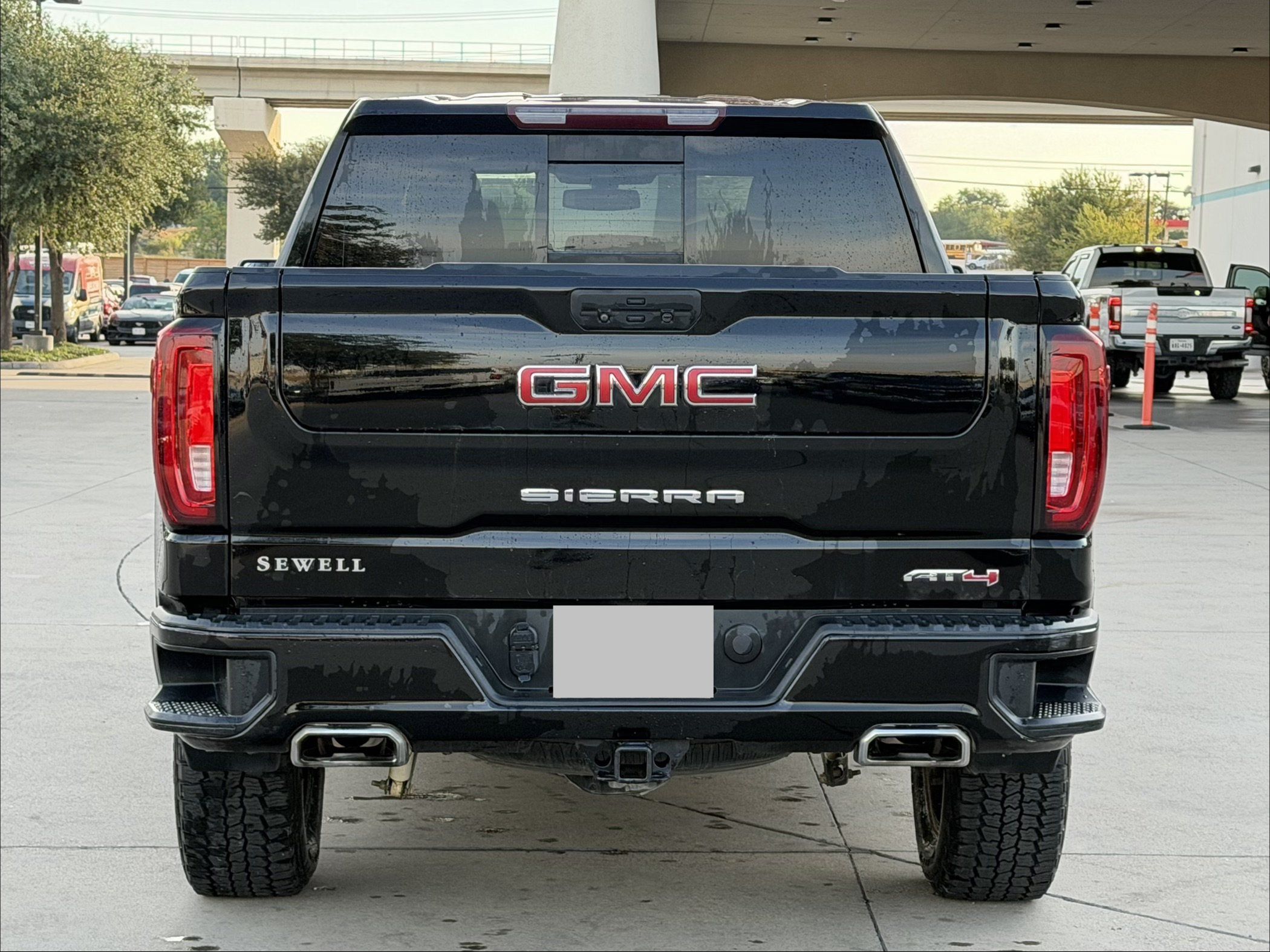 Used 2022 GMC Sierra 1500 AT4 w/ AT4 Preferred Package AWD/4WD image 5