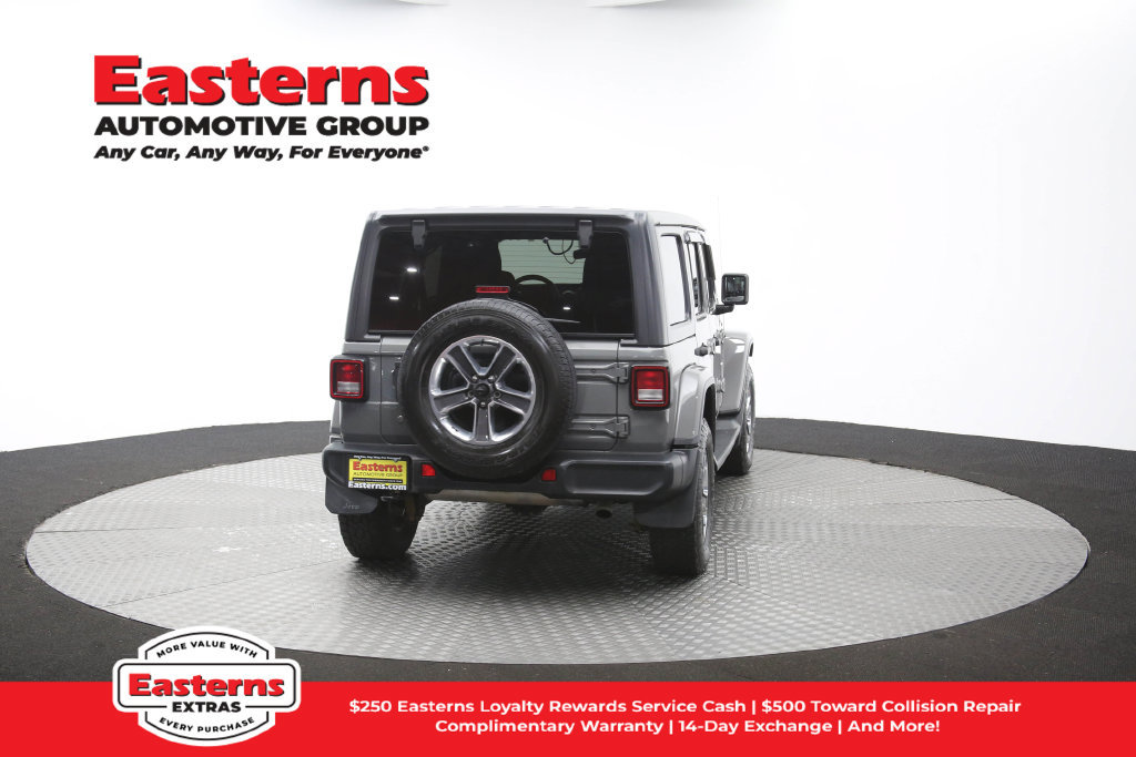 Used 2018 Jeep Wrangler Unlimited Sahara AWD/4WD image 38
