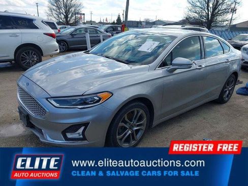 Used 2020 Ford Fusion Titanium FWD image 3