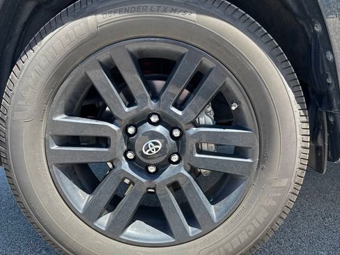 Used 2019 Toyota 4Runner Limited AWD/4WD image 5