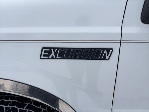 Used 2002 Ford Excursion Limited image 9