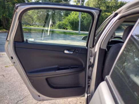 Used 2006 Chevrolet Impala LT image 12