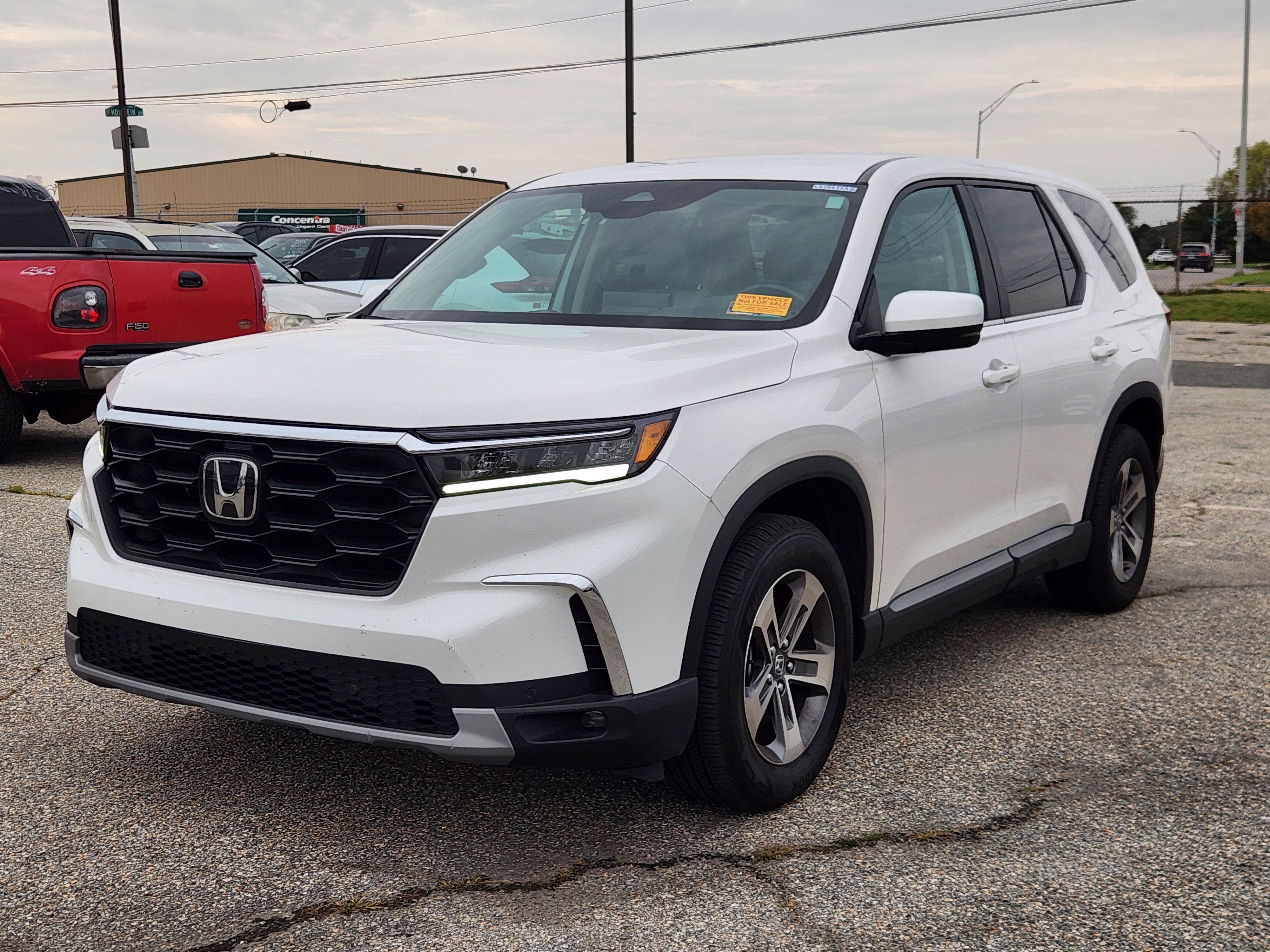 Used 2024 Honda Pilot EX-L image 2
