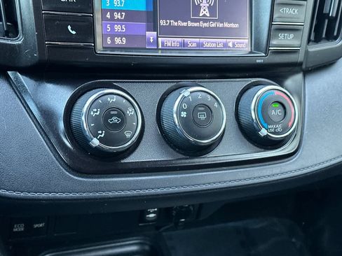 Used 2018 Toyota RAV4 LE w/ All Weather Liner Package image 22