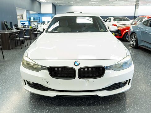 Used 2015 BMW 320i Sedan RWD image 2