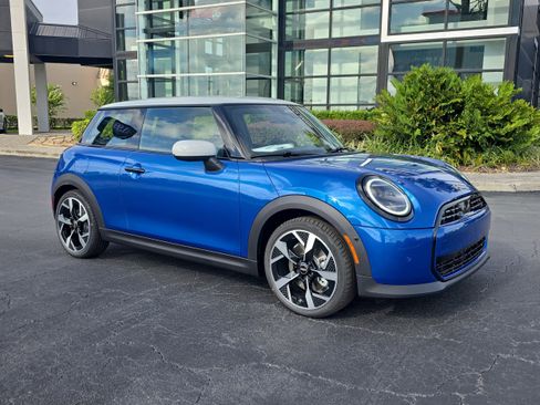 New 2026 MINI Cooper 2-Door Hardtop image 24