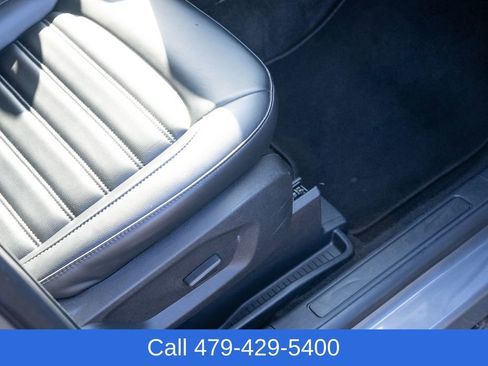 Used 2024 Ford Edge SEL image 44