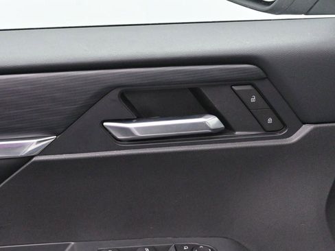 Used 2025 GMC Acadia Elevation image 13