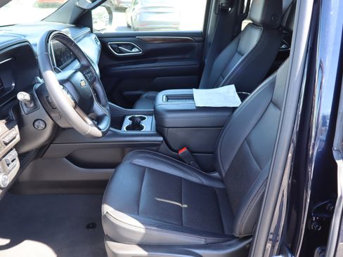 Used 2024 Chevrolet Suburban High Country w/ Advanced Technology Package image 19