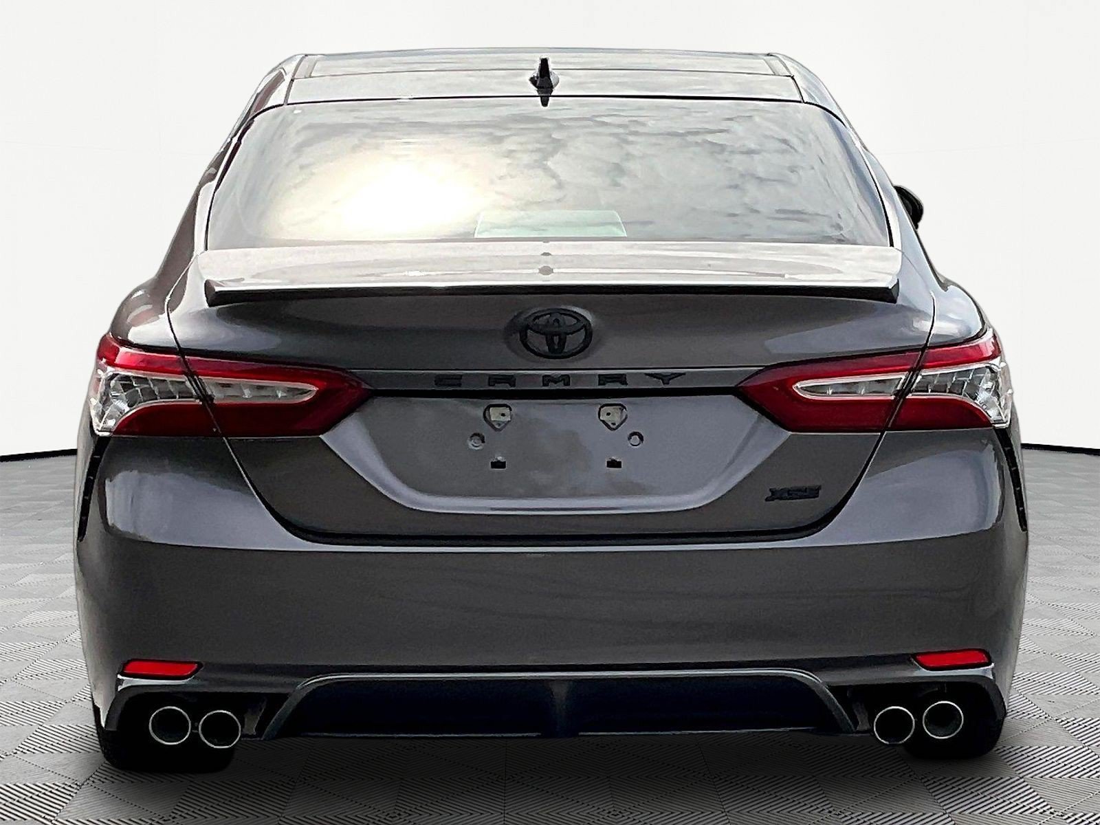 Used 2020 Toyota Camry XSE FWD image 5