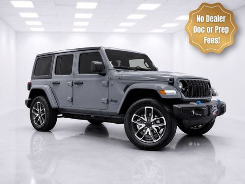 Used 2024 Jeep Wrangler Unlimited w/ Convenience Group AWD/4WD image 3