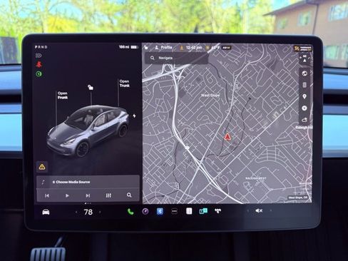 Used 2022 Tesla Model Y Performance image 17