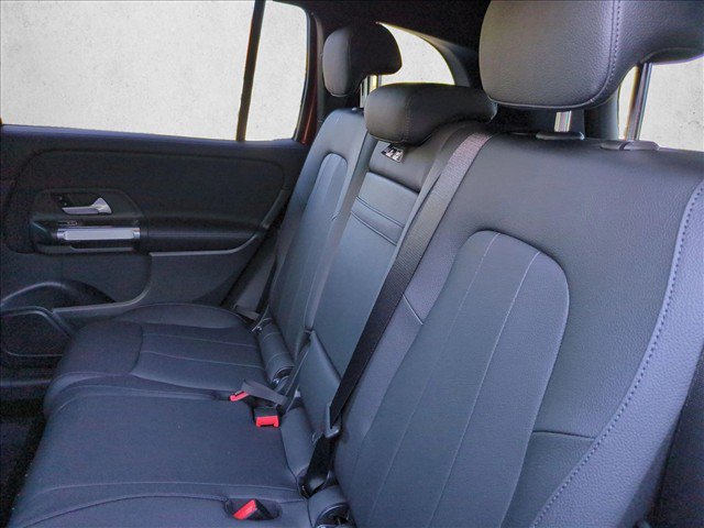 Used 2026 Mercedes-Benz GLB 250 image 17