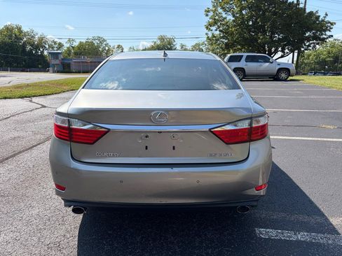 Used 2015 Lexus ES 350 w/ Luxury Package FWD image 6