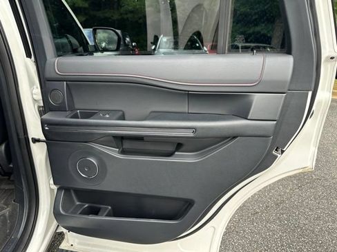 Used 2022 Ford Expedition Limited AWD/4WD image 18