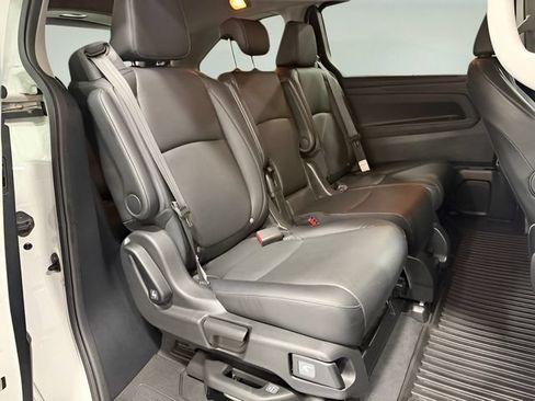 Used 2023 Honda Odyssey Touring image 12
