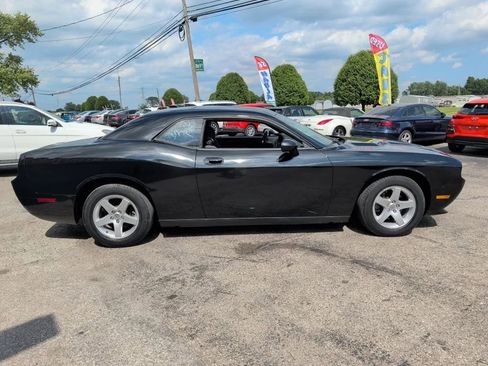 Used 2010 Dodge Challenger SE RWD image 7