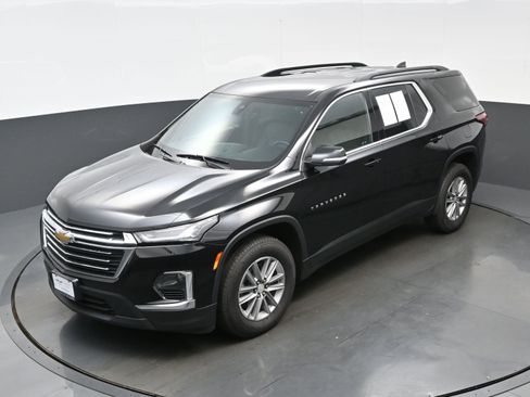 Used 2022 Chevrolet Traverse LT image 35