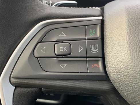 New 2025 Jeep Grand Cherokee Altitude image 26