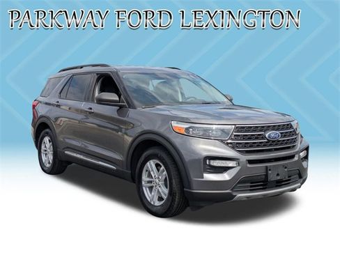 Used 2022 Ford Explorer XLT w/ Equipment Group 202A image 3