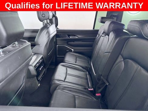 Used 2023 Jeep Wagoneer L Series II image 13